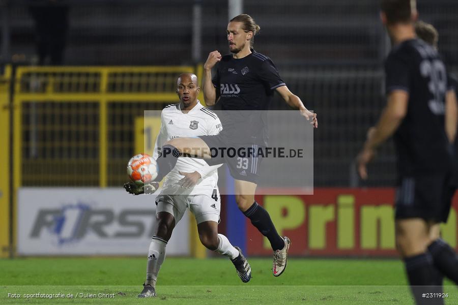 Nicolas Hebisch, Stadion am Schönbusch, Aschaffenburg, 19.10.2021, BFV, sport, action, Fussball, Deutschland, Oktober 2021, Saison 2021/2022, 4. Liga, Regionalliga Bayern, UHG, SVA, SpVgg Unterhaching, SV Viktoria Aschaffenburg - Bild-ID: 2311924