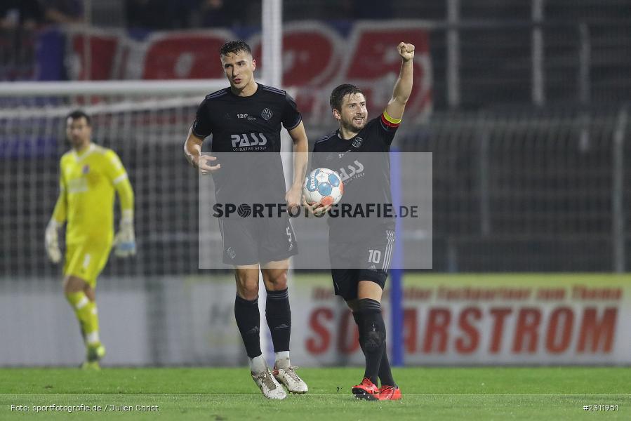 Elmir Muhic, Stadion am Schönbusch, Aschaffenburg, 19.10.2021, BFV, sport, action, Fussball, Deutschland, Oktober 2021, Saison 2021/2022, 4. Liga, Regionalliga Bayern, UHG, SVA, SpVgg Unterhaching, SV Viktoria Aschaffenburg - Bild-ID: 2311951