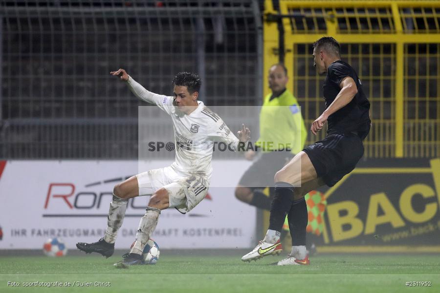 Tizian Zimmermann, Stadion am Schönbusch, Aschaffenburg, 19.10.2021, BFV, sport, action, Fussball, Deutschland, Oktober 2021, Saison 2021/2022, 4. Liga, Regionalliga Bayern, UHG, SVA, SpVgg Unterhaching, SV Viktoria Aschaffenburg - Bild-ID: 2311952
