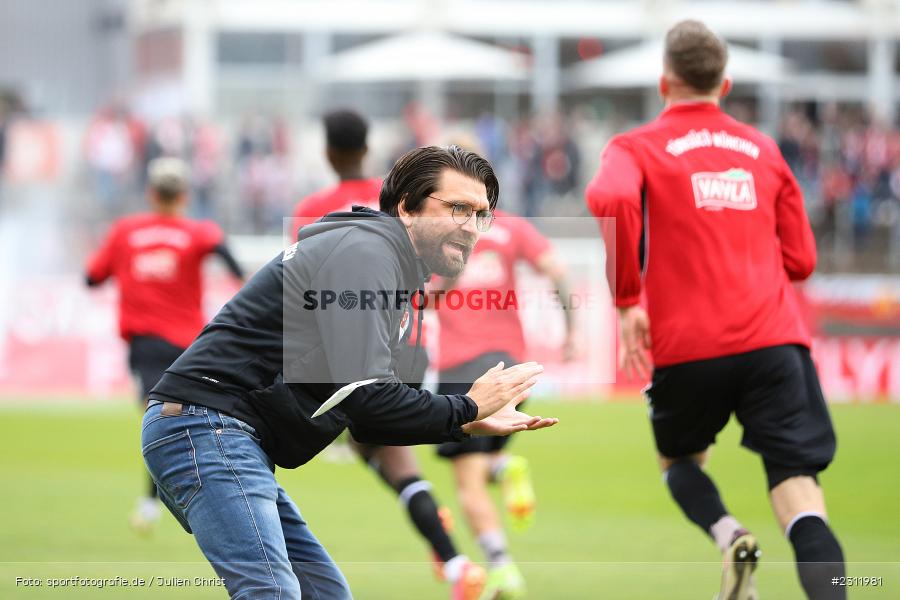 Hände, Arme, gestikuliert, Peter Hyballa, FLYERALARM Arena, Würzburg, 23.10.2021, DFL, sport, action, Fussball, Deutschland, Oktober 2021, Saison 2021/2022, TGM, FWK, 3. Liga, Türkgücü München, FC Würzburger Kickers - Bild-ID: 2311981