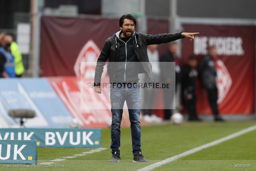 Peter Hyballa, FLYERALARM Arena, Würzburg, 23.10.2021, DFL, sport, action, Fussball, Deutschland, Oktober 2021, Saison 2021/2022, TGM, FWK, 3. Liga, Türkgücü München, FC Würzburger Kickers - Bild-ID: 2312005