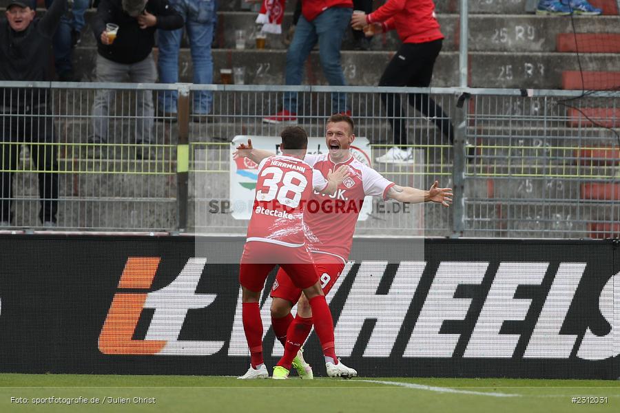 Torjubel, Tor, Marvin Pourié, FLYERALARM Arena, Würzburg, 23.10.2021, DFL, sport, action, Fussball, Deutschland, Oktober 2021, Saison 2021/2022, TGM, FWK, 3. Liga, Türkgücü München, FC Würzburger Kickers - Bild-ID: 2312031
