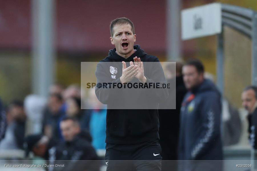 gibt Anweisungen, Trainer, Markus Köhler, Sportplatz, Karlburg, 23.10.2021, BFV, sport, action, Fussball, Deutschland, Oktober 2021, Saison 2021/2022, Bayernliga Nord, HOF, TSV, SpVgg Bayern Hof, TSV Karlburg - Bild-ID: 2312058