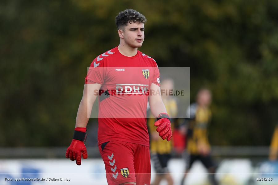 Nico Preißler, Sportplatz, Karlburg, 23.10.2021, BFV, sport, action, Fussball, Deutschland, Oktober 2021, Saison 2021/2022, Bayernliga Nord, HOF, TSV, SpVgg Bayern Hof, TSV Karlburg - Bild-ID: 2312125