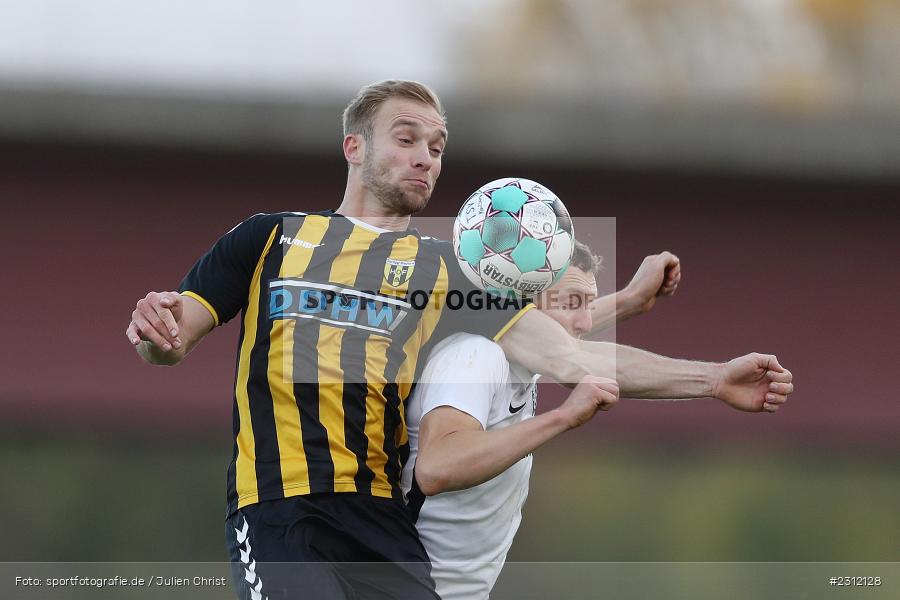 Duell, Matej Kyndl, Sportplatz, Karlburg, 23.10.2021, BFV, sport, action, Fussball, Deutschland, Oktober 2021, Saison 2021/2022, Bayernliga Nord, HOF, TSV, SpVgg Bayern Hof, TSV Karlburg - Bild-ID: 2312128