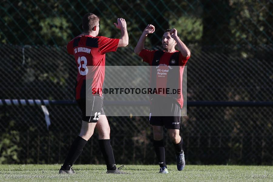 Torjubel, Nico Filippi, Sportplatz, Karsbach, 24.10.2021, BFV, sport, action, Fussball, Deutschland, Oktober 2021, Saison 2021/2022, Kreisklasse, SGB, FCK, SG Burgsinn, SG FC Karsbach - Bild-ID: 2312261