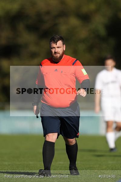 Schiedsrichter, David Hofmann, Sportplatz, Karlburg, 24.10.2021, BFV, sport, action, Fussball, Deutschland, Oktober 2021, Saison 2021/2022, SGL, TSV, A-Klasse Würzburg, SG Laudenbach/Himmelstadt, TSV Karlburg III - Bild-ID: 2312430 Schiedsrichter, David Hofmann, Sportplatz, Karlburg, 24.10.2021, BFV, sport, action, Fussball, Deutschland, Oktober 2021, Saison 2021/2022, SGL, TSV, A-Klasse Würzburg, SG Laudenbach/Himmelstadt, TSV Karlburg III - Bild-ID: 2312430