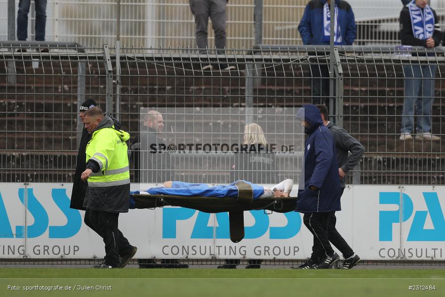 Verletzung, Hamza Boutakhrit, Stadion am Schönbusch, Aschaffenburg, 30.10.2021, BFV, sport, action, Fussball, Deutschland, Oktober 2021, Saison 2021/2022, 4. Liga, Regionalliga Bayern, FVI, SVA, FV Illertissen, SV Viktoria Aschaffenburg - Bild-ID: 2312484