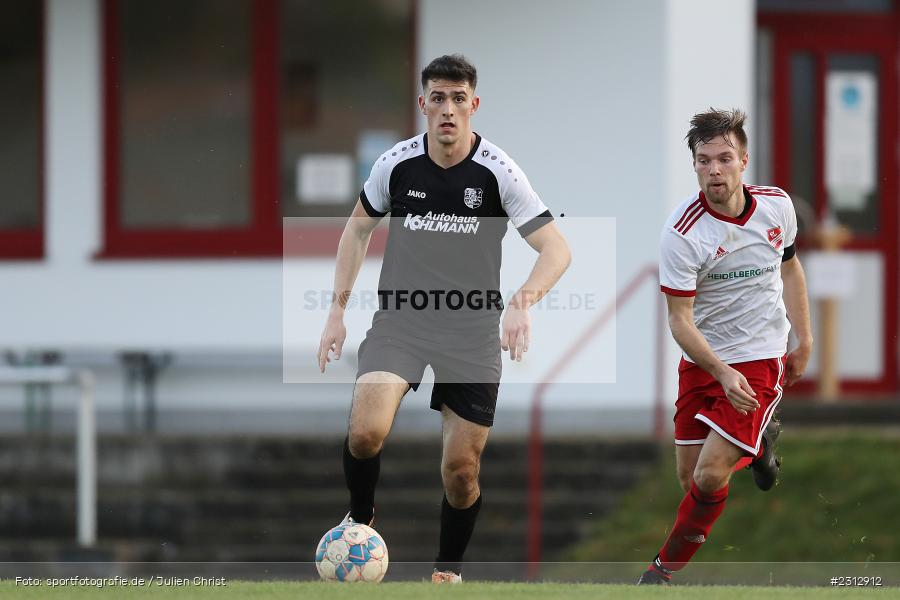 Max Lambrecht, Sportgelände, Erlenbach, 31.10.2021, BFV, sport, action, Fussball, Deutschland, Oktober 2021, Saison 2021/2022, Kreisliga Würzburg, TSV, SVE, TSV Karlburg II, SV Erlenbach - Bild-ID: 2312912 Max Lambrecht, Sportgelände, Erlenbach, 31.10.2021, BFV, sport, action, Fussball, Deutschland, Oktober 2021, Saison 2021/2022, Kreisliga Würzburg, TSV, SVE, TSV Karlburg II, SV Erlenbach - Bild-ID: 2312912