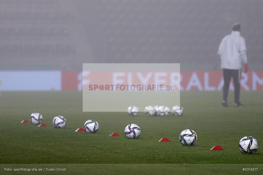 FLYERALARM, Symbolbild, Ballreihe, WIRmachenDRUCK Arena, Großaspach, 12.11.2021, DFB, Under 21, UEFA, sport, action, Fussball, November 2021, Saison 2021/2022, POL, GER, EM-Qualifikation, U21, Poland, Germany, Polen, Deutschland - Bild-ID: 2314317