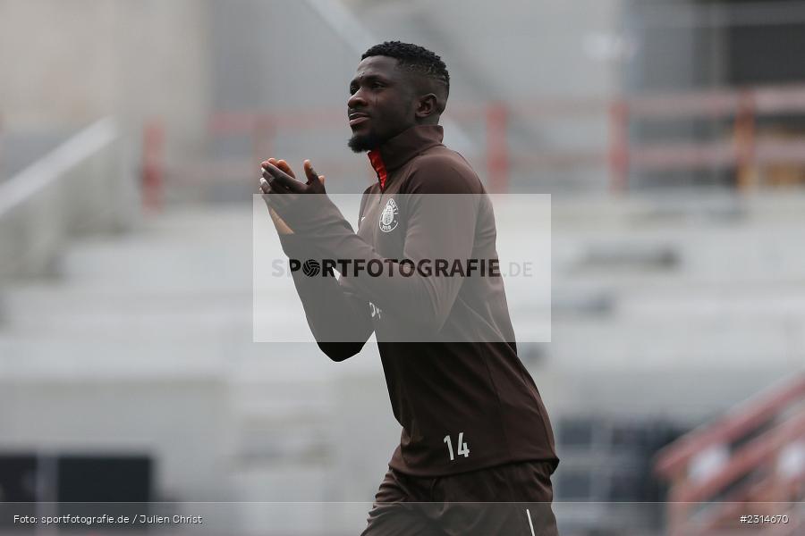 Afeez Aremu, Merck-Stadion am Böllenfalltor, Darmstadt, 20.11.2021, DFL, sport, action, Fussball, November 2021, Saison 2021/2022, 2. Bundesliga, FCSP, SVD, FC St. Pauli, SV Darmstadt 98 - Bild-ID: 2314670 Afeez Aremu, Merck-Stadion am Böllenfalltor, Darmstadt, 20.11.2021, DFL, sport, action, Fussball, November 2021, Saison 2021/2022, 2. Bundesliga, FCSP, SVD, FC St. Pauli, SV Darmstadt 98 - Bild-ID: 2314670