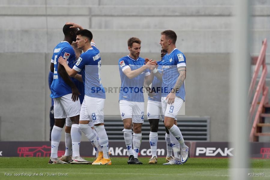 Torjubel, Phillip Tietz, Merck-Stadion am Böllenfalltor, Darmstadt, 20.11.2021, DFL, sport, action, Fussball, November 2021, Saison 2021/2022, 2. Bundesliga, FCSP, SVD, FC St. Pauli, SV Darmstadt 98 - Bild-ID: 2314685 Torjubel, Phillip Tietz, Merck-Stadion am Böllenfalltor, Darmstadt, 20.11.2021, DFL, sport, action, Fussball, November 2021, Saison 2021/2022, 2. Bundesliga, FCSP, SVD, FC St. Pauli, SV Darmstadt 98 - Bild-ID: 2314685