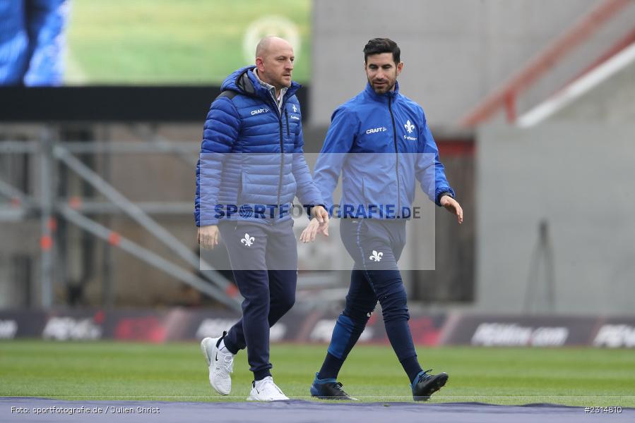 Co-Trainer, Trainer, Torsten Lieberknecht, Merck-Stadion am Böllenfalltor, Darmstadt, 20.11.2021, DFL, sport, action, Fussball, November 2021, Saison 2021/2022, 2. Bundesliga, FCSP, SVD, FC St. Pauli, SV Darmstadt 98 - Bild-ID: 2314810 Co-Trainer, Trainer, Torsten Lieberknecht, Merck-Stadion am Böllenfalltor, Darmstadt, 20.11.2021, DFL, sport, action, Fussball, November 2021, Saison 2021/2022, 2. Bundesliga, FCSP, SVD, FC St. Pauli, SV Darmstadt 98 - Bild-ID: 2314810