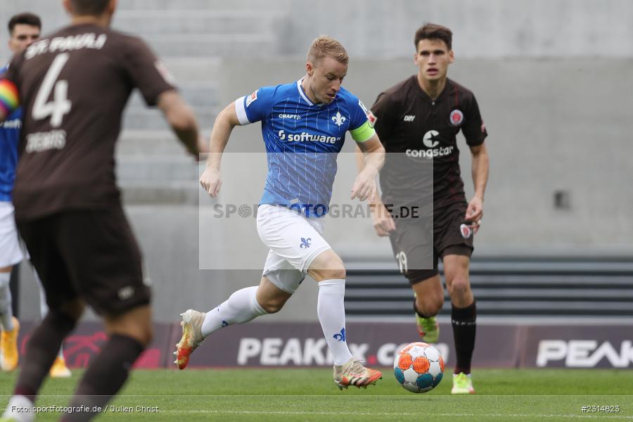 Fabian Holland, Merck-Stadion am Böllenfalltor, Darmstadt, 20.11.2021, DFL, sport, action, Fussball, November 2021, Saison 2021/2022, 2. Bundesliga, FCSP, SVD, FC St. Pauli, SV Darmstadt 98 - Bild-ID: 2314823 Fabian Holland, Merck-Stadion am Böllenfalltor, Darmstadt, 20.11.2021, DFL, sport, action, Fussball, November 2021, Saison 2021/2022, 2. Bundesliga, FCSP, SVD, FC St. Pauli, SV Darmstadt 98 - Bild-ID: 2314823