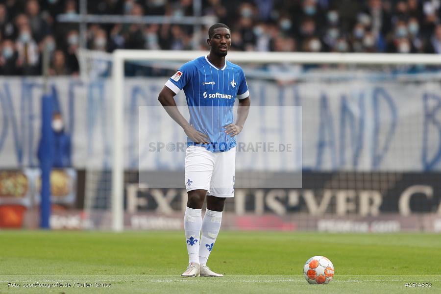 Patric Pfeiffer, Merck-Stadion am Böllenfalltor, Darmstadt, 20.11.2021, DFL, sport, action, Fussball, November 2021, Saison 2021/2022, 2. Bundesliga, FCSP, SVD, FC St. Pauli, SV Darmstadt 98 - Bild-ID: 2314832 Patric Pfeiffer, Merck-Stadion am Böllenfalltor, Darmstadt, 20.11.2021, DFL, sport, action, Fussball, November 2021, Saison 2021/2022, 2. Bundesliga, FCSP, SVD, FC St. Pauli, SV Darmstadt 98 - Bild-ID: 2314832