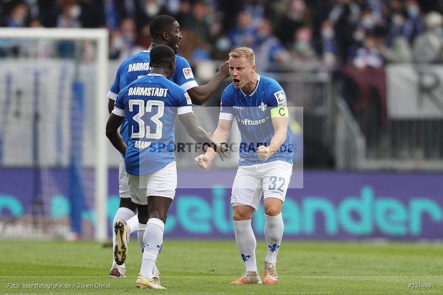Torjubel, Fabian Holland, Merck-Stadion am Böllenfalltor, Darmstadt, 20.11.2021, DFL, sport, action, Fussball, November 2021, Saison 2021/2022, 2. Bundesliga, FCSP, SVD, FC St. Pauli, SV Darmstadt 98 - Bild-ID: 2314881 Torjubel, Fabian Holland, Merck-Stadion am Böllenfalltor, Darmstadt, 20.11.2021, DFL, sport, action, Fussball, November 2021, Saison 2021/2022, 2. Bundesliga, FCSP, SVD, FC St. Pauli, SV Darmstadt 98 - Bild-ID: 2314881