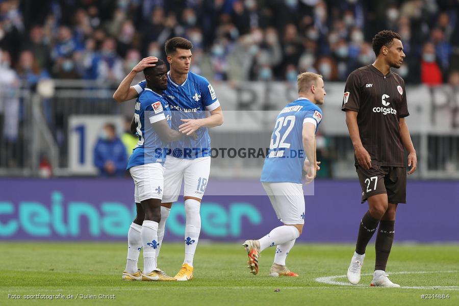 Braydon Manu, Merck-Stadion am Böllenfalltor, Darmstadt, 20.11.2021, DFL, sport, action, Fussball, November 2021, Saison 2021/2022, 2. Bundesliga, FCSP, SVD, FC St. Pauli, SV Darmstadt 98 - Bild-ID: 2314884 Braydon Manu, Merck-Stadion am Böllenfalltor, Darmstadt, 20.11.2021, DFL, sport, action, Fussball, November 2021, Saison 2021/2022, 2. Bundesliga, FCSP, SVD, FC St. Pauli, SV Darmstadt 98 - Bild-ID: 2314884