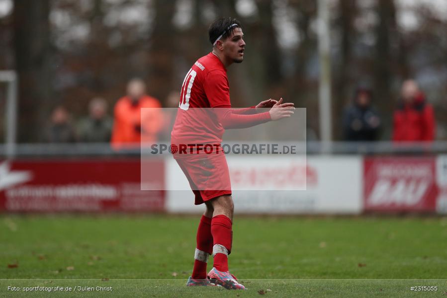 Hände, Arme, gestikuliert, Leonard Mehana, Sportplatz, Seifriedsburg, 21.11.2021, BFV, sport, action, Fussball, November 2021, Saison 2021/2022, Bezirksliga Unterfranken West, BZL, TSV, FVGS, TSV Uettingen, FV Gemünden/Seifriedsburg - Bild-ID: 2315055 Hände, Arme, gestikuliert, Leonard Mehana, Sportplatz, Seifriedsburg, 21.11.2021, BFV, sport, action, Fussball, November 2021, Saison 2021/2022, Bezirksliga Unterfranken West, BZL, TSV, FVGS, TSV Uettingen, FV Gemünden/Seifriedsburg - Bild-ID: 2315055