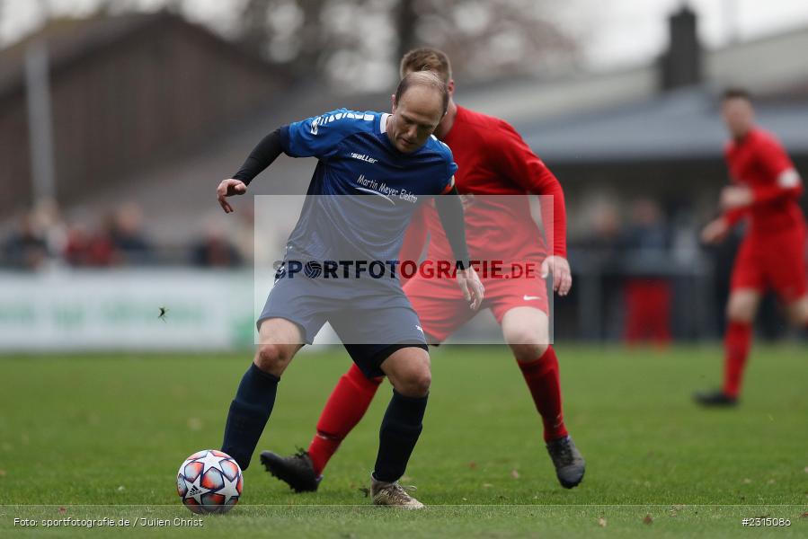 Lukas Weimer, Sportplatz, Seifriedsburg, 21.11.2021, BFV, sport, action, Fussball, November 2021, Saison 2021/2022, Bezirksliga Unterfranken West, BZL, TSV, FVGS, TSV Uettingen, FV Gemünden/Seifriedsburg - Bild-ID: 2315086