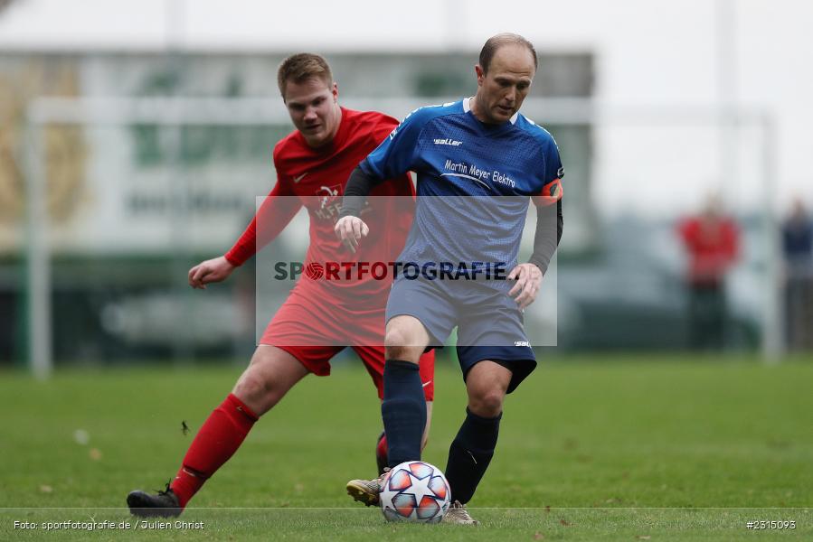 Lukas Weimer, Sportplatz, Seifriedsburg, 21.11.2021, BFV, sport, action, Fussball, November 2021, Saison 2021/2022, Bezirksliga Unterfranken West, BZL, TSV, FVGS, TSV Uettingen, FV Gemünden/Seifriedsburg - Bild-ID: 2315093 Lukas Weimer, Sportplatz, Seifriedsburg, 21.11.2021, BFV, sport, action, Fussball, November 2021, Saison 2021/2022, Bezirksliga Unterfranken West, BZL, TSV, FVGS, TSV Uettingen, FV Gemünden/Seifriedsburg - Bild-ID: 2315093