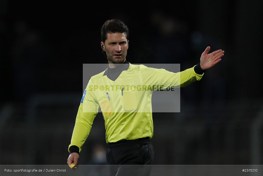 Schiedsrichter, Andreas Dinger, Willy-Sachs-Stadion, Schweinfurt, 23.11.2021, BFV, sport, action, Fussball, November 2021, Saison 2021/2022, 4. Liga, Regionalliga Bayern, SGF, FCS, SpVgg Greuther Fürth II, 1. FC Schweinfurt 05 - Bild-ID: 2315210