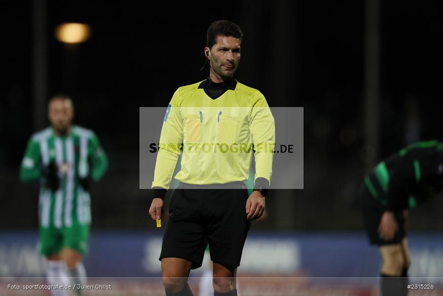 Schiedsrichter, Andreas Dinger, Willy-Sachs-Stadion, Schweinfurt, 23.11.2021, BFV, sport, action, Fussball, November 2021, Saison 2021/2022, 4. Liga, Regionalliga Bayern, SGF, FCS, SpVgg Greuther Fürth II, 1. FC Schweinfurt 05 - Bild-ID: 2315226 Schiedsrichter, Andreas Dinger, Willy-Sachs-Stadion, Schweinfurt, 23.11.2021, BFV, sport, action, Fussball, November 2021, Saison 2021/2022, 4. Liga, Regionalliga Bayern, SGF, FCS, SpVgg Greuther Fürth II, 1. FC Schweinfurt 05 - Bild-ID: 2315226