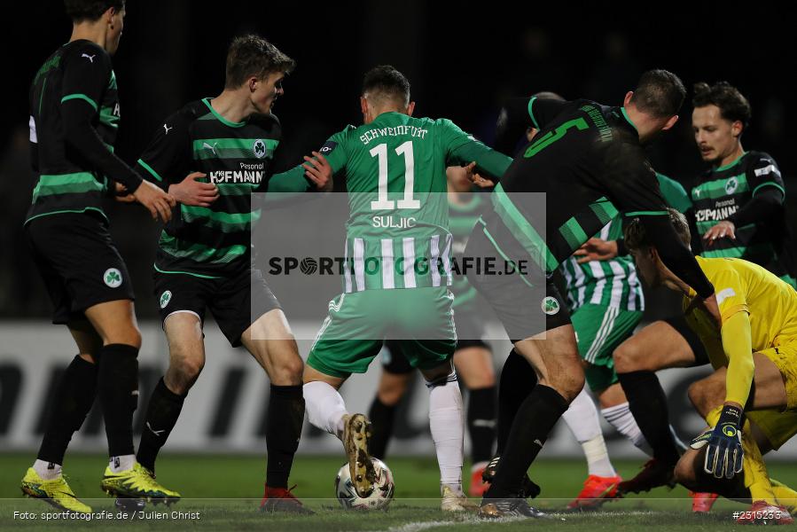 Amar Suljic, Willy-Sachs-Stadion, Schweinfurt, 23.11.2021, BFV, sport, action, Fussball, November 2021, Saison 2021/2022, 4. Liga, Regionalliga Bayern, SGF, FCS, SpVgg Greuther Fürth II, 1. FC Schweinfurt 05 - Bild-ID: 2315233 Amar Suljic, Willy-Sachs-Stadion, Schweinfurt, 23.11.2021, BFV, sport, action, Fussball, November 2021, Saison 2021/2022, 4. Liga, Regionalliga Bayern, SGF, FCS, SpVgg Greuther Fürth II, 1. FC Schweinfurt 05 - Bild-ID: 2315233
