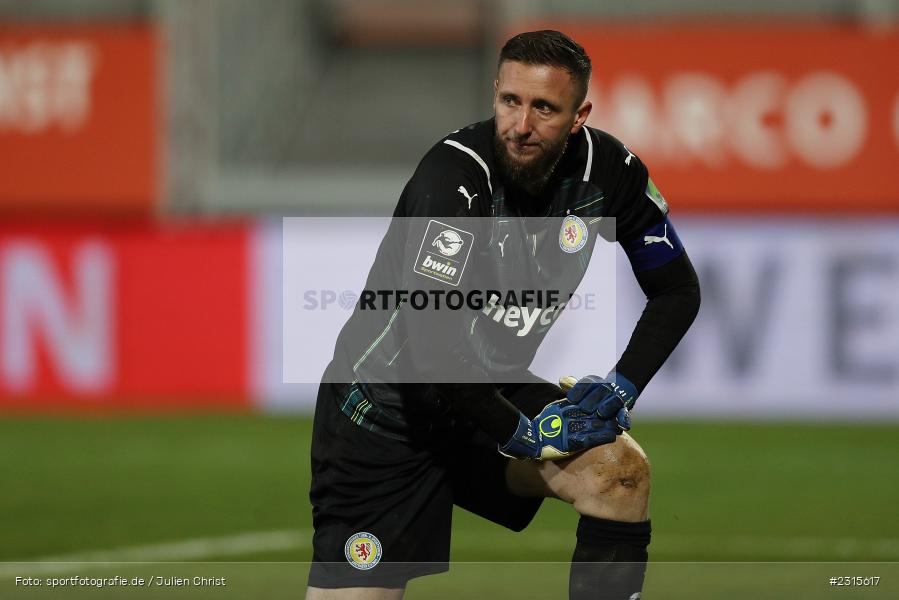 Jasmin Fejzic, FLYERALARM Arena, Würzburg, 30.11.2021, DFL, sport, action, Fussball, November 2021, Saison 2021/2022, 3. Liga, EBS, FWK, Eintracht Braunschweig, FC Würzburger Kickers - Bild-ID: 2315617 Jasmin Fejzic, FLYERALARM Arena, Würzburg, 30.11.2021, DFL, sport, action, Fussball, November 2021, Saison 2021/2022, 3. Liga, EBS, FWK, Eintracht Braunschweig, FC Würzburger Kickers - Bild-ID: 2315617