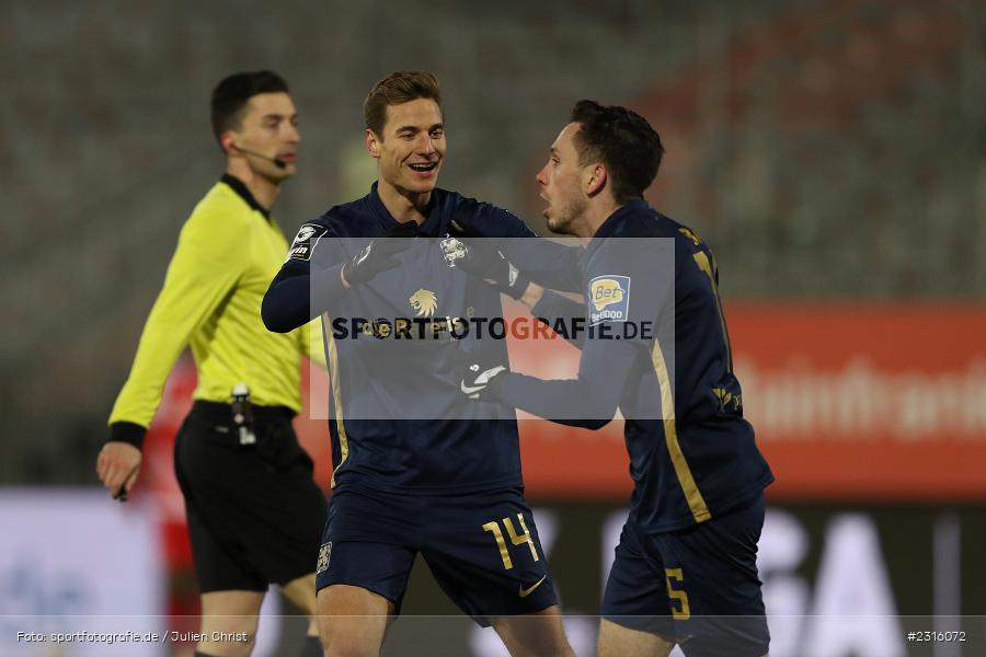 Dennis Dressel, FLYERALARM Arena, Würzburg, 20.12.2021, DFL, sport, action, Fussball, Dezember 2021, Saison 2021/2022, 3. Liga, TSV, 1860, FWK, TSV 1860 München, FC Würzburger Kickers - Bild-ID: 2316072