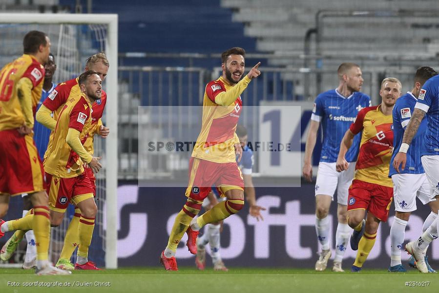Freude, Torjubel, Fabian Schleusener, Merck-Stadion, Darmstadt, 15.01.2022, DFL, sport, action, Fussball, Januar 2022, Saison 2021/2022, 2. Bundesliga, KSC, SV98, Karlsruher SC, SV Darmstadt 98 - Bild-ID: 2316217