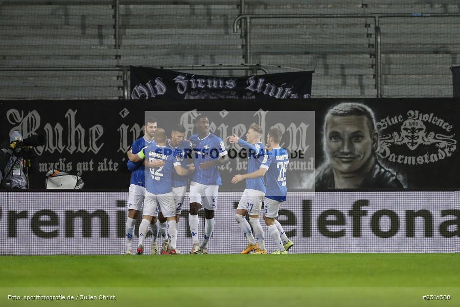 Claudius, Ruhe in Frieden, Torjubel, Transparent, Patric Pfeiffer, Blue Violence, Klaus Gjasula, Merck-Stadion, Darmstadt, 15.01.2022, DFL, sport, action, Fussball, Januar 2022, Saison 2021/2022, 2. Bundesliga, KSC, SV98, Karlsruher SC, SV Darmstadt 98 - Bild-ID: 2316308