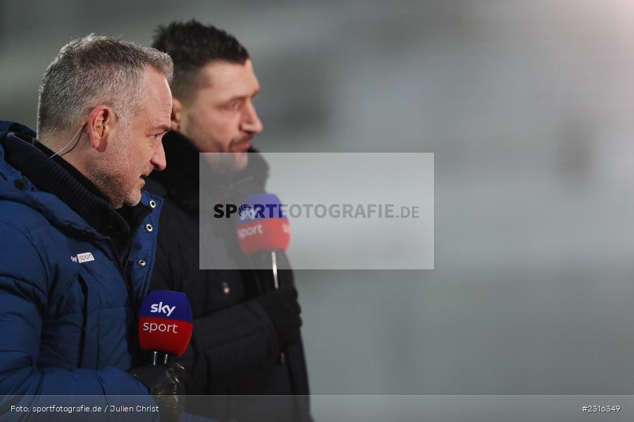 Interview, sky sport, Stefan Hempel, Torsten Mattuschka, Merck-Stadion, Darmstadt, 15.01.2022, DFL, sport, action, Fussball, Januar 2022, Saison 2021/2022, 2. Bundesliga, KSC, SV98, Karlsruher SC, SV Darmstadt 98 - Bild-ID: 2316349