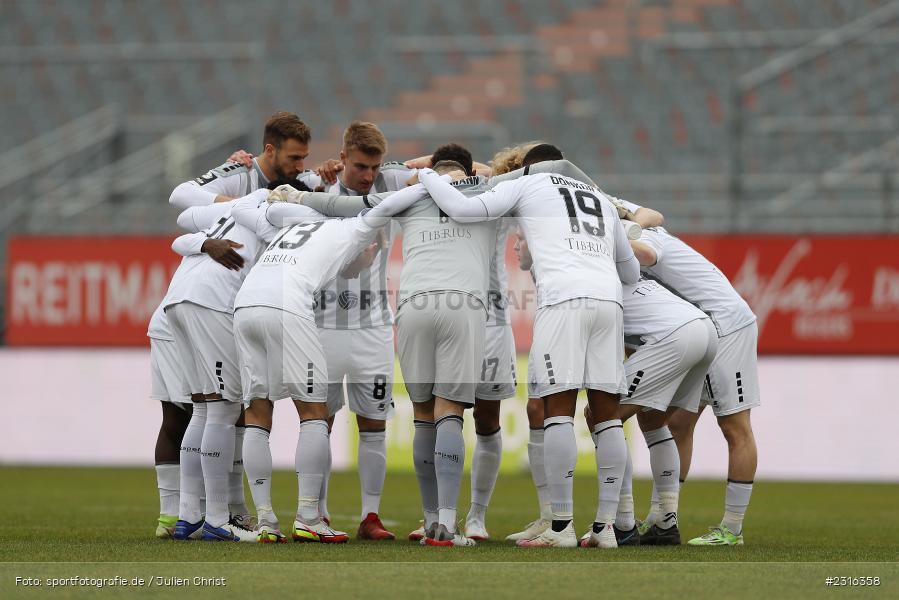 Mannschaftskreis, FLYERALARM Arena, Würzburg, 22.01.2022, DFL, sport, action, Fussball, Januar 2022, Saison 2021/2022, 3. Liga, SVW, FWK, SV Waldhof Mannheim 07, FC Würzburger Kickers - Bild-ID: 2316358