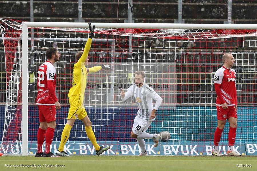 Abseits, Hendrik Bonmann, FLYERALARM Arena, Würzburg, 22.01.2022, DFL, sport, action, Fussball, Januar 2022, Saison 2021/2022, 3. Liga, SVW, FWK, SV Waldhof Mannheim 07, FC Würzburger Kickers - Bild-ID: 2316360