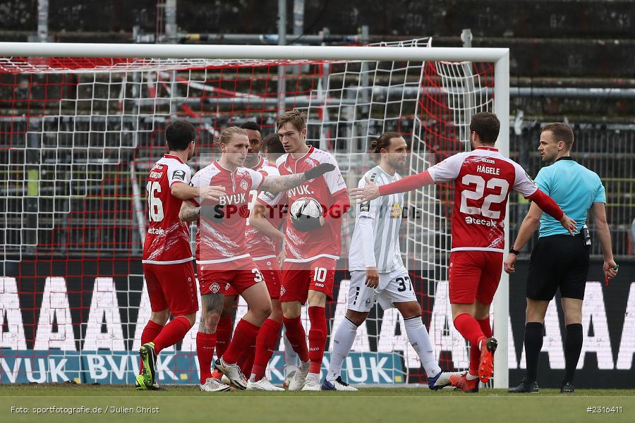 Marvin Stefaniak, FLYERALARM Arena, Würzburg, 22.01.2022, DFL, sport, action, Fussball, Januar 2022, Saison 2021/2022, 3. Liga, SVW, FWK, SV Waldhof Mannheim 07, FC Würzburger Kickers - Bild-ID: 2316411