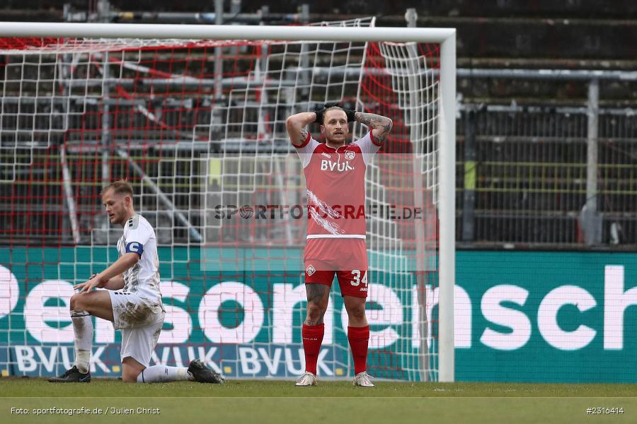 Marcel Seegert, Hände, Arme, gestikuliert, hadern, Marvin Stefaniak, FLYERALARM Arena, Würzburg, 22.01.2022, DFL, sport, action, Fussball, Januar 2022, Saison 2021/2022, 3. Liga, SVW, FWK, SV Waldhof Mannheim 07, FC Würzburger Kickers - Bild-ID: 2316414