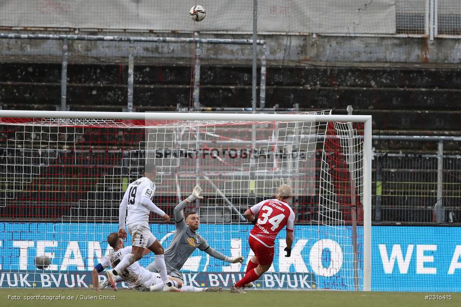 Timo Königsmann, Marvin Stefaniak, FLYERALARM Arena, Würzburg, 22.01.2022, DFL, sport, action, Fussball, Januar 2022, Saison 2021/2022, 3. Liga, SVW, FWK, SV Waldhof Mannheim 07, FC Würzburger Kickers - Bild-ID: 2316415