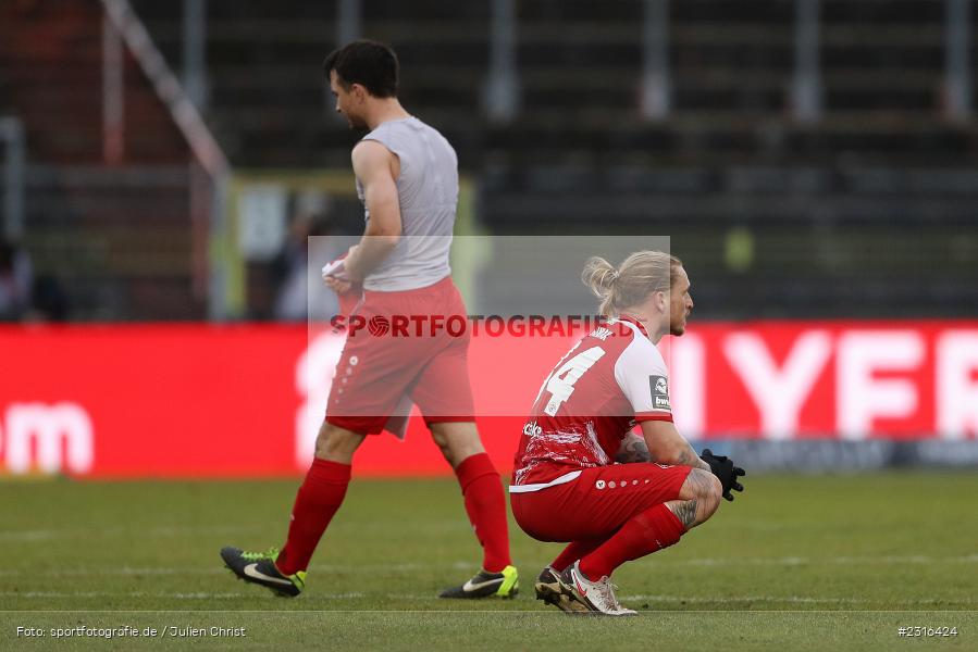 Enttäuscht, Peter Kurzweg, FLYERALARM Arena, Würzburg, 22.01.2022, DFL, sport, action, Fussball, Januar 2022, Saison 2021/2022, 3. Liga, SVW, FWK, SV Waldhof Mannheim 07, FC Würzburger Kickers - Bild-ID: 2316424
