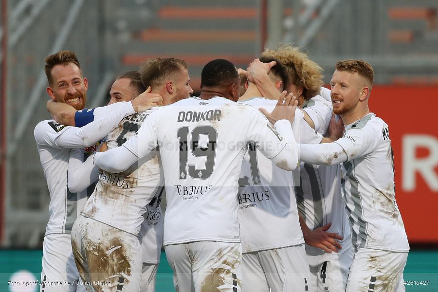 Anton-Leander Donkor, Torjubel, Marc Schnatterer, FLYERALARM Arena, Würzburg, 22.01.2022, DFL, sport, action, Fussball, Januar 2022, Saison 2021/2022, 3. Liga, SVW, FWK, SV Waldhof Mannheim 07, FC Würzburger Kickers - Bild-ID: 2316427
