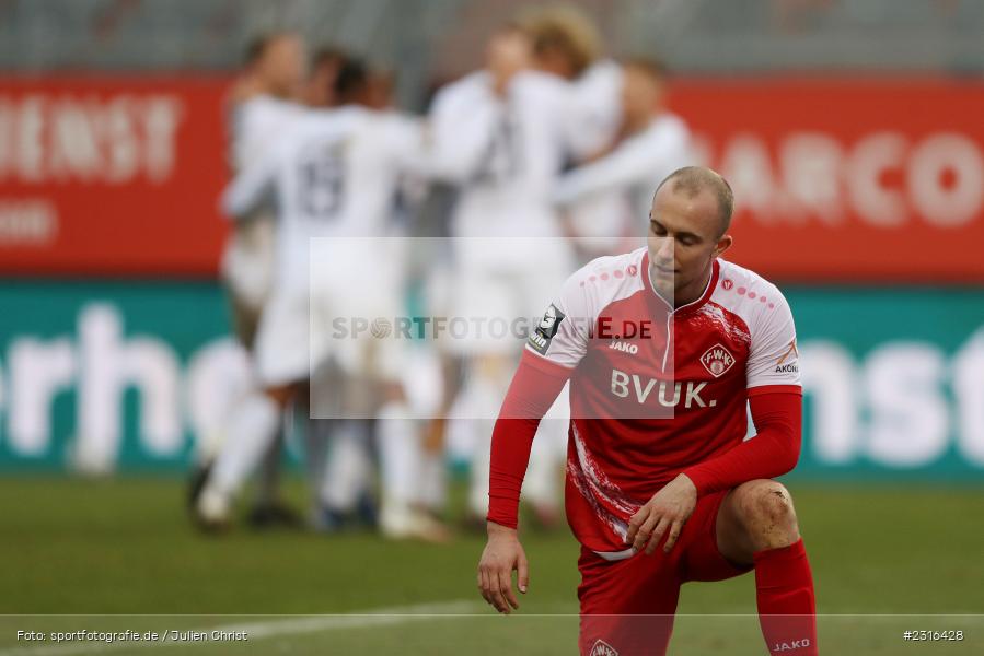 Tobias Kraulich, FLYERALARM Arena, Würzburg, 22.01.2022, DFL, sport, action, Fussball, Januar 2022, Saison 2021/2022, 3. Liga, SVW, FWK, SV Waldhof Mannheim 07, FC Würzburger Kickers - Bild-ID: 2316428