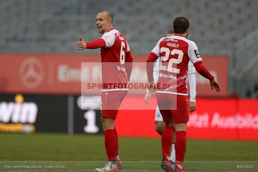 Tobias Kraulich, FLYERALARM Arena, Würzburg, 22.01.2022, DFL, sport, action, Fussball, Januar 2022, Saison 2021/2022, 3. Liga, SVW, FWK, SV Waldhof Mannheim 07, FC Würzburger Kickers - Bild-ID: 2316625