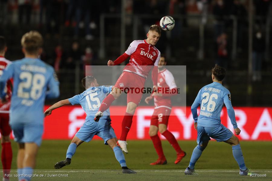 Leon Schneider, FLYERALARM Arena, Würzburg, 28.01.2022, DFL, sport, action, Fussball, Januar 2022, Saison 2021/2022, 3. Liga, SCF, FWK, SC Freiburg II, FC Würzburger Kickers - Bild-ID: 2316668 Leon Schneider, FLYERALARM Arena, Würzburg, 28.01.2022, DFL, sport, action, Fussball, Januar 2022, Saison 2021/2022, 3. Liga, SCF, FWK, SC Freiburg II, FC Würzburger Kickers - Bild-ID: 2316668