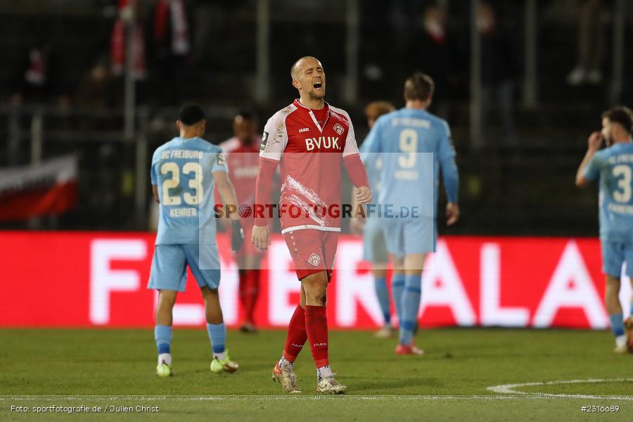 Tobias Kraulich, FLYERALARM Arena, Würzburg, 28.01.2022, DFL, sport, action, Fussball, Januar 2022, Saison 2021/2022, 3. Liga, SCF, FWK, SC Freiburg II, FC Würzburger Kickers - Bild-ID: 2316689