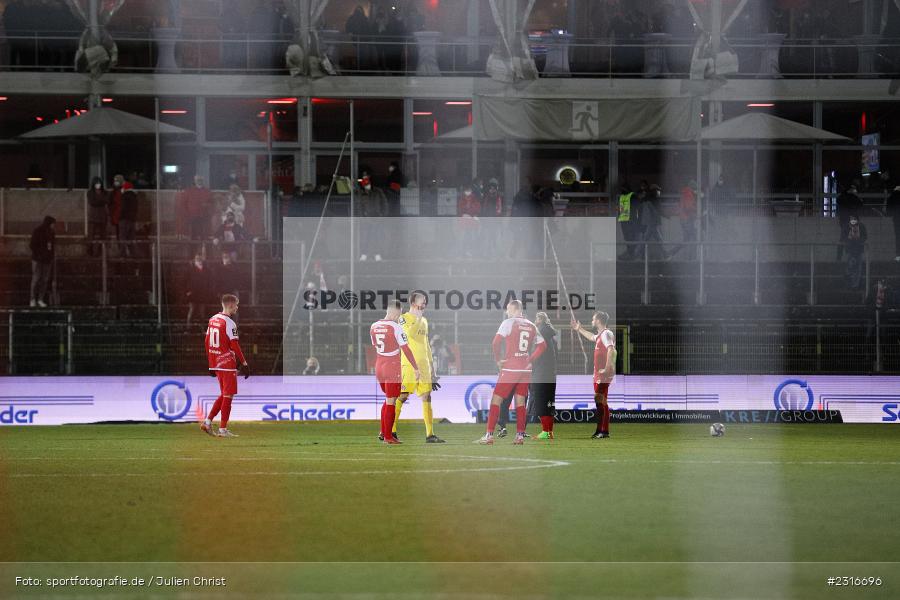 Tornetz, Feature, Enttäuscht, Hendrik Bonmann, FLYERALARM Arena, Würzburg, 28.01.2022, DFL, sport, action, Fussball, Januar 2022, Saison 2021/2022, 3. Liga, SCF, FWK, SC Freiburg II, FC Würzburger Kickers - Bild-ID: 2316696