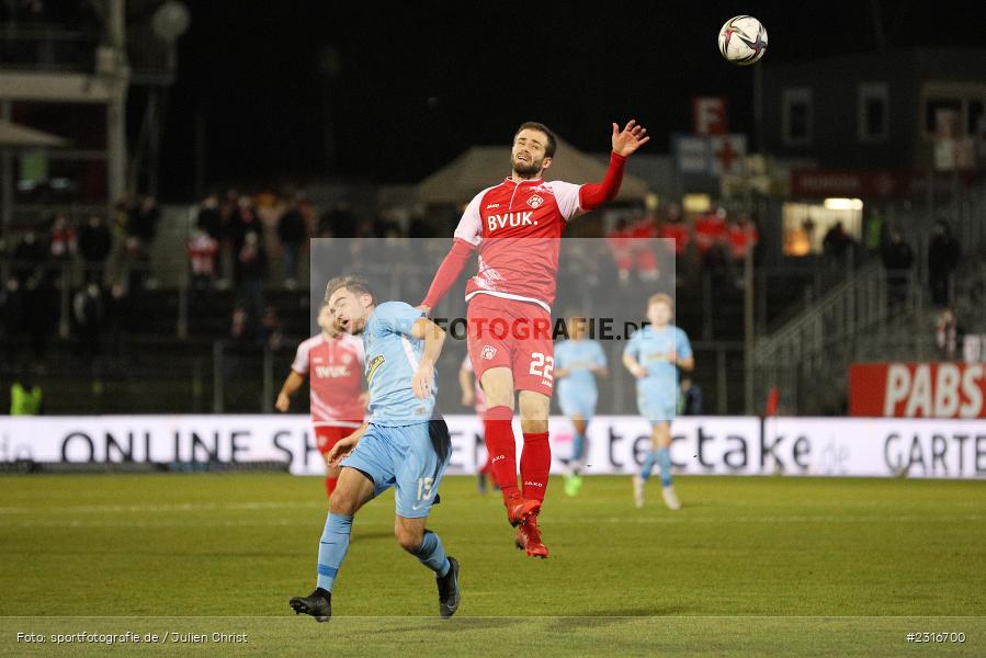 Daniel Hägele, FLYERALARM Arena, Würzburg, 28.01.2022, DFL, sport, action, Fussball, Januar 2022, Saison 2021/2022, 3. Liga, SCF, FWK, SC Freiburg II, FC Würzburger Kickers - Bild-ID: 2316700
