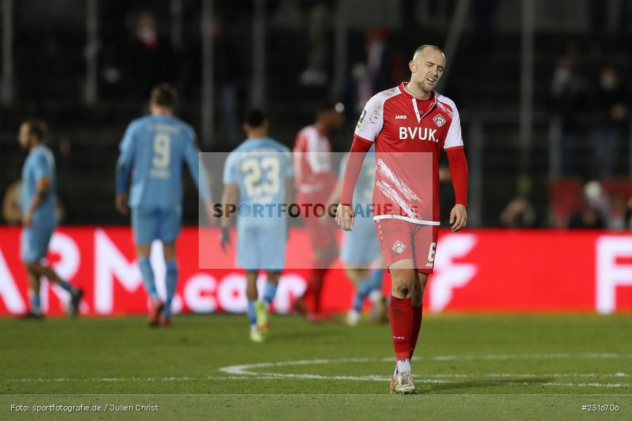 Frust, Enttäuscht, Tobias Kraulich, FLYERALARM Arena, Würzburg, 28.01.2022, DFL, sport, action, Fussball, Januar 2022, Saison 2021/2022, 3. Liga, SCF, FWK, SC Freiburg II, FC Würzburger Kickers - Bild-ID: 2316706