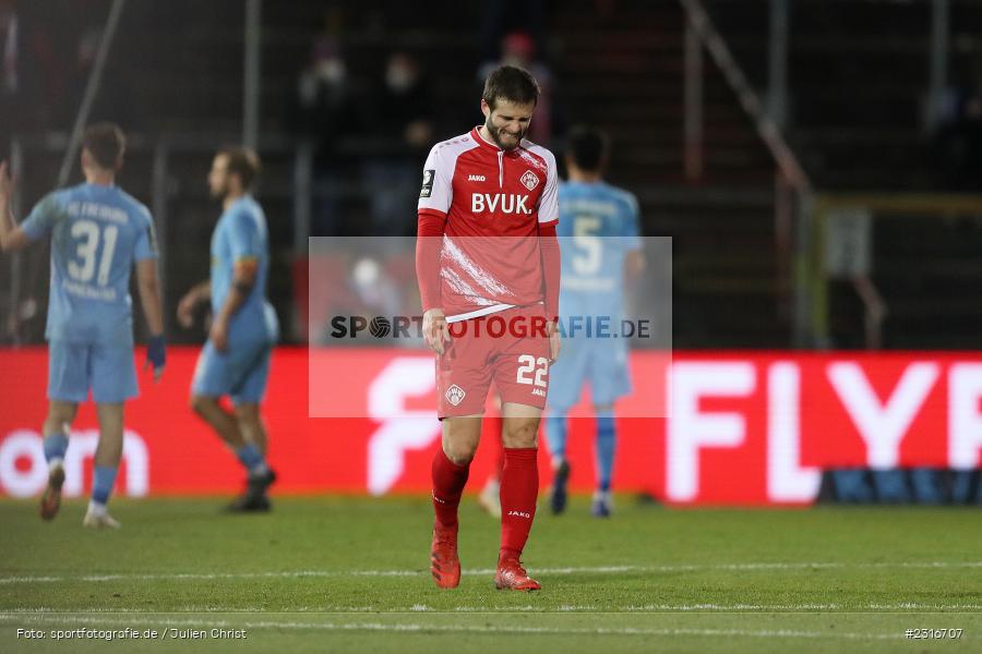 Enttäuscht, Frust, Daniel Hägele, FLYERALARM Arena, Würzburg, 28.01.2022, DFL, sport, action, Fussball, Januar 2022, Saison 2021/2022, 3. Liga, SCF, FWK, SC Freiburg II, FC Würzburger Kickers - Bild-ID: 2316707