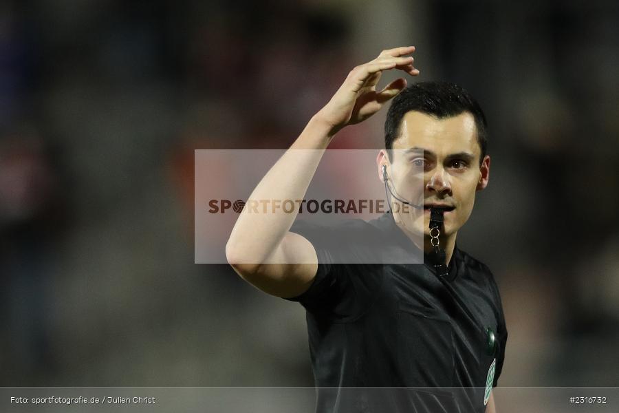 Konrad Oldhafer, FLYERALARM Arena, Würzburg, 28.01.2022, DFL, sport, action, Fussball, Januar 2022, Saison 2021/2022, 3. Liga, SCF, FWK, SC Freiburg II, FC Würzburger Kickers - Bild-ID: 2316732