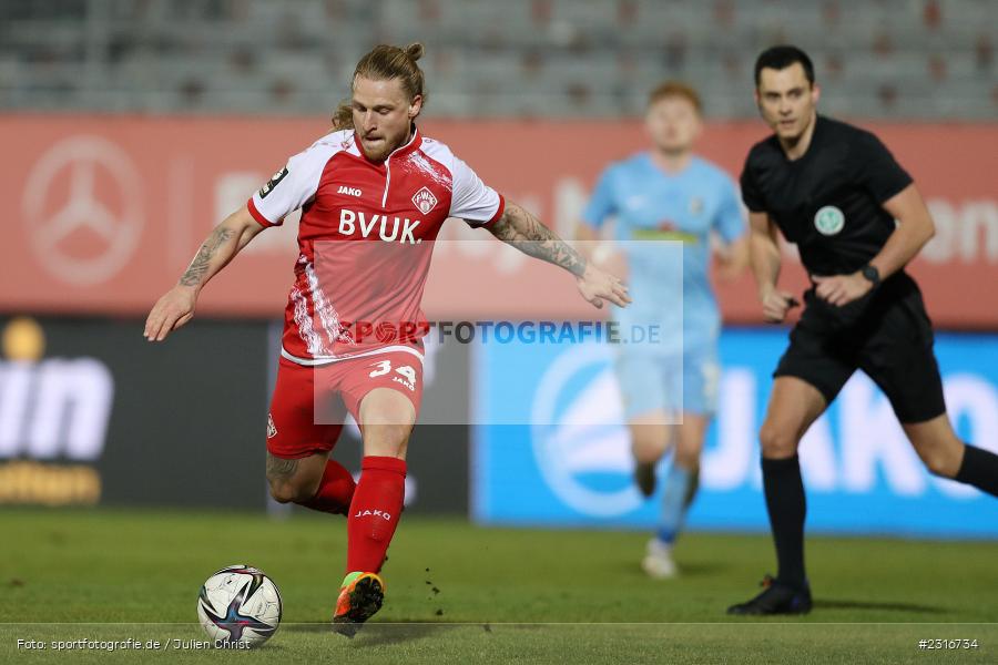 Marvin Stefaniak, FLYERALARM Arena, Würzburg, 28.01.2022, DFL, sport, action, Fussball, Januar 2022, Saison 2021/2022, 3. Liga, SCF, FWK, SC Freiburg II, FC Würzburger Kickers - Bild-ID: 2316734
