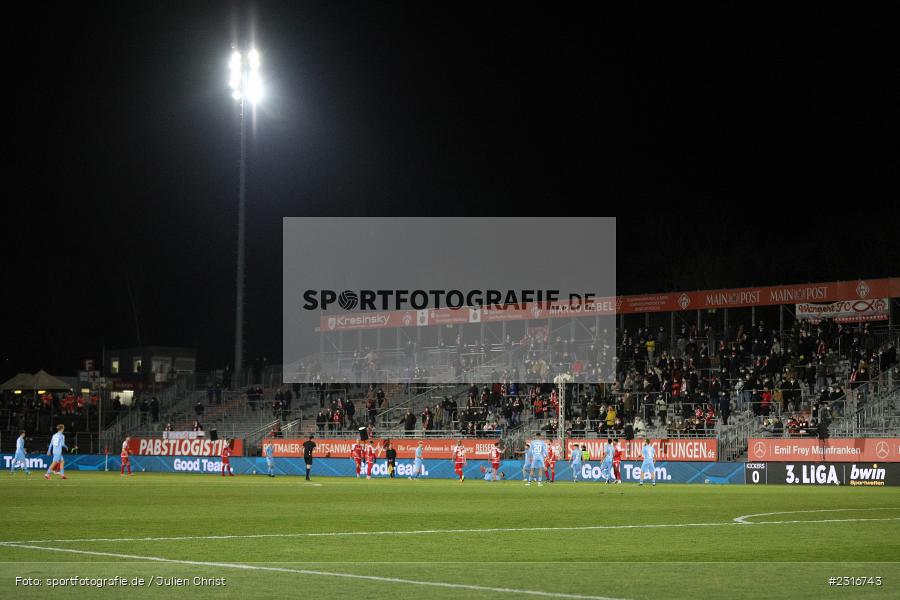 Symbolbild, Zuschauer, Flutlicht, FLYERALARM Arena, Würzburg, 28.01.2022, DFL, sport, action, Fussball, Januar 2022, Saison 2021/2022, 3. Liga, SCF, FWK, SC Freiburg II, FC Würzburger Kickers - Bild-ID: 2316743